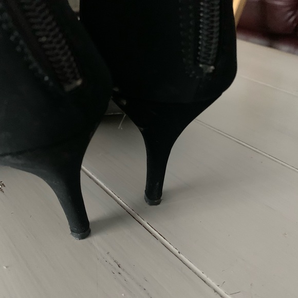 Stylish black and gold strappy sandals - Picture 5 of 5